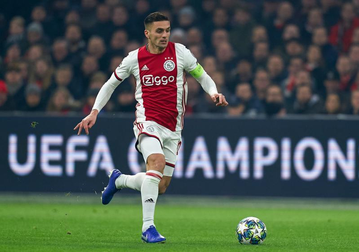 皇家马德里今晨内部沟通，志在荷甲名次提升，媒体盛赞，赛程密集仍需轮换的简单介绍